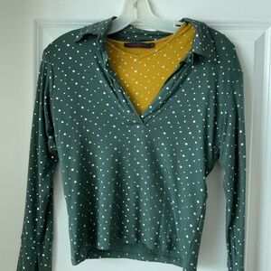 Made in Italy by Overdrive Set of Two Tops size M Green/Honey color.